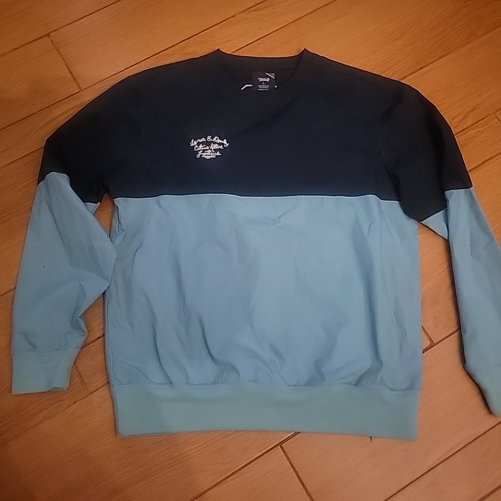 Levi's Black and Blue Crewneck Sweater with Classic Design